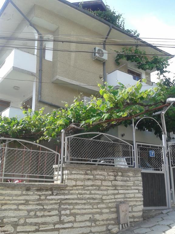 Guest Rooms Radost Balchik Exterior foto