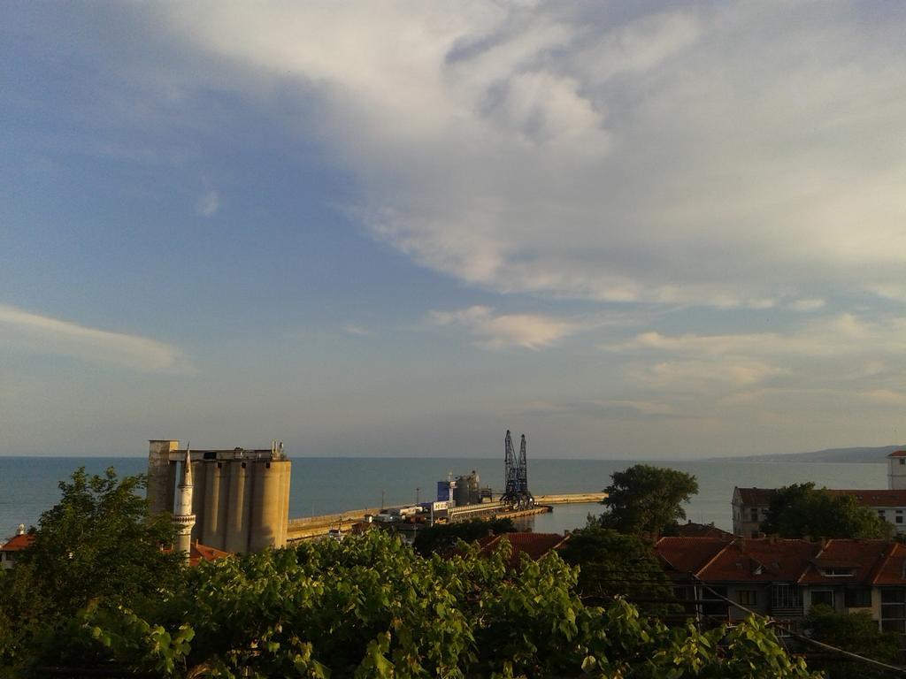 Guest Rooms Radost Balchik Exterior foto