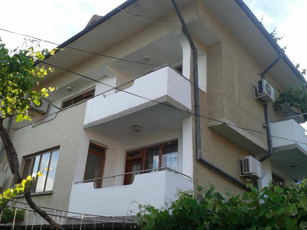 Guest Rooms Radost Balchik Exterior foto