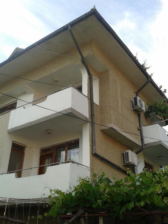Guest Rooms Radost Balchik Exterior foto