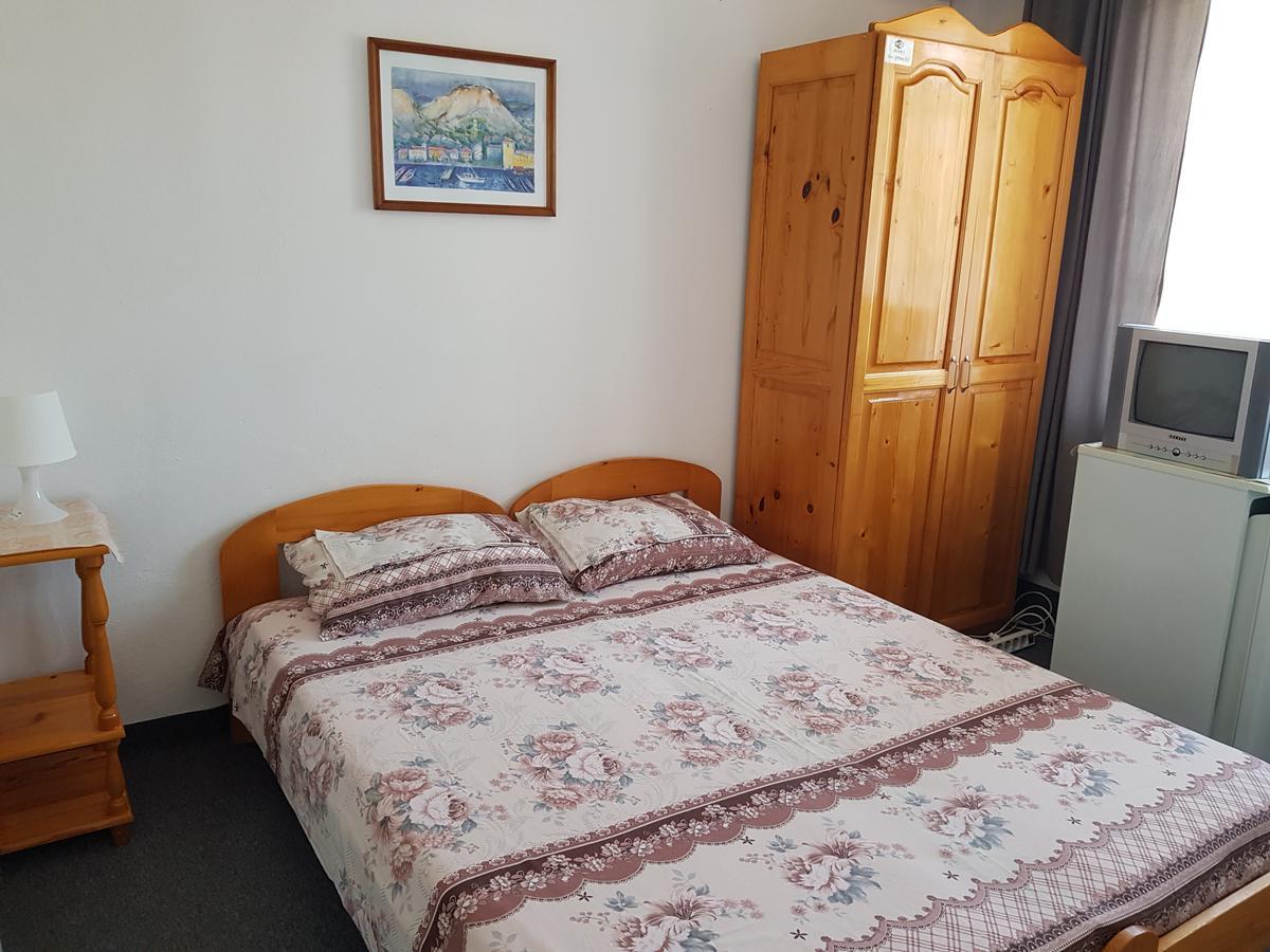 Guest Rooms Radost Balchik Exterior foto